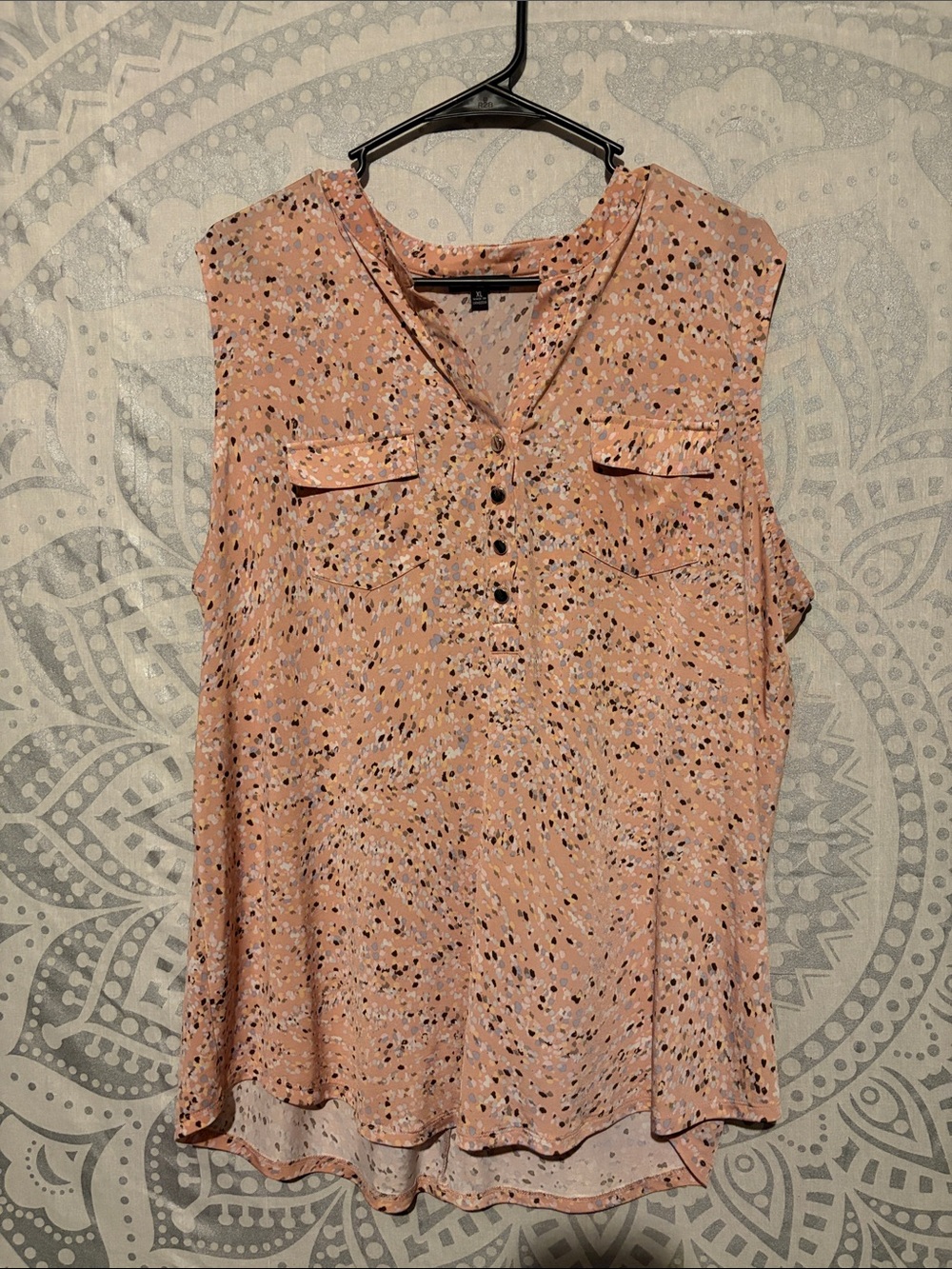 Peach Animal Print Sleeveless Henley Blouse XL Dual Flap Pockets